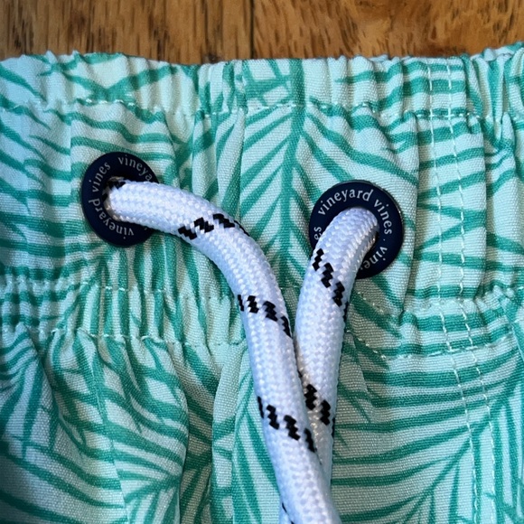 Vineyard vines performance boys shorts medium nwot medium (12/14) - Picture 12 of 13